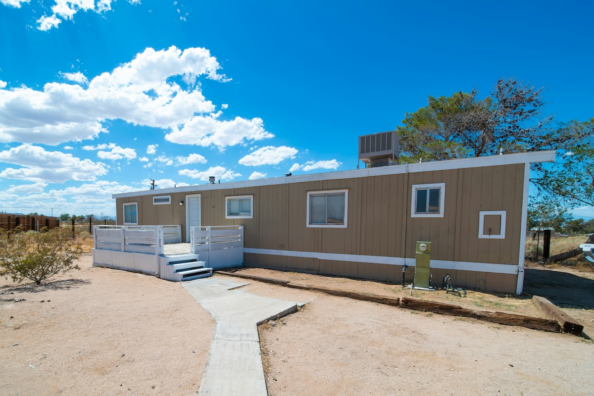 mobile home with front deck